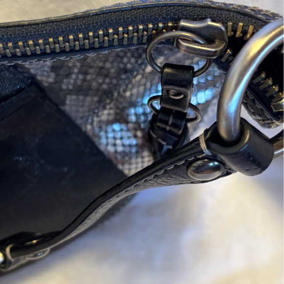 Coach Soho Hobo Black Bag Purse Handbag No. F0893-13003 - Picture 4 of 11